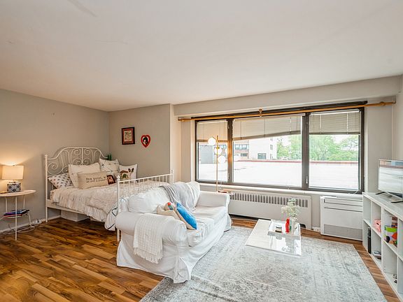 5th image of 3100 N Lake Shore Dr APT 212