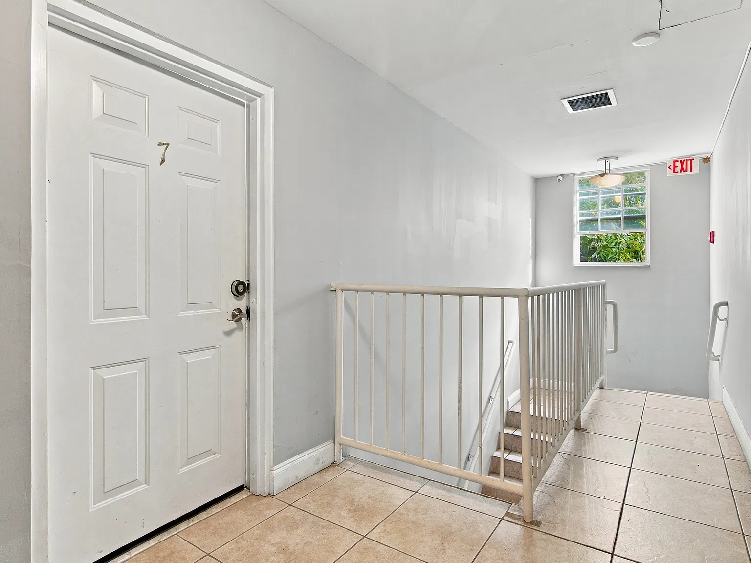 1 bed, 577 sqft, $1,950 — Photo 2