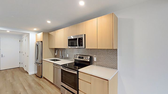 1st image of 814 Amsterdam Ave #5EE