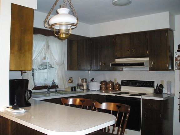 4th image of 2101 Northwestern Ave