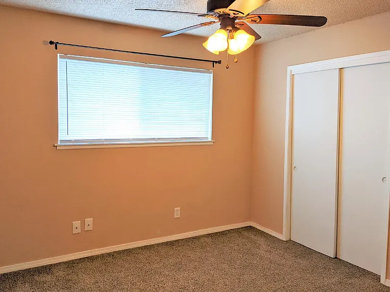 345 E Encore Dr — Photo 7