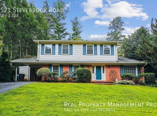 9521 Stevebrook Rd, Fairfax, VA 22032