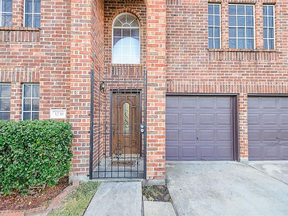 3rd image of 3238 Dove Cove Cir