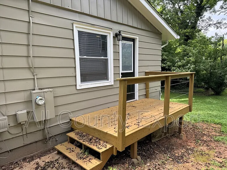 916 Zion Cir — Photo 15