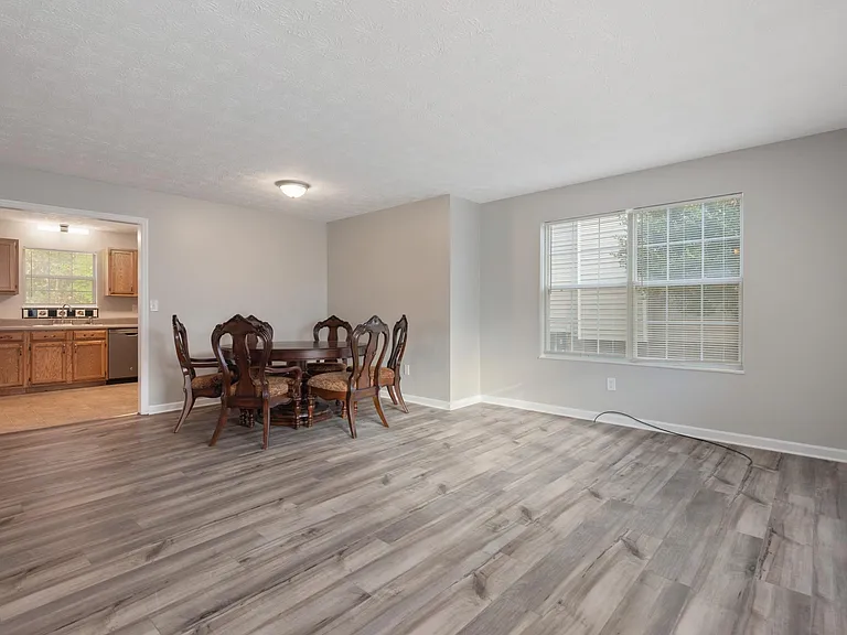 1560 Pheasants Glen Dr — Photo 5