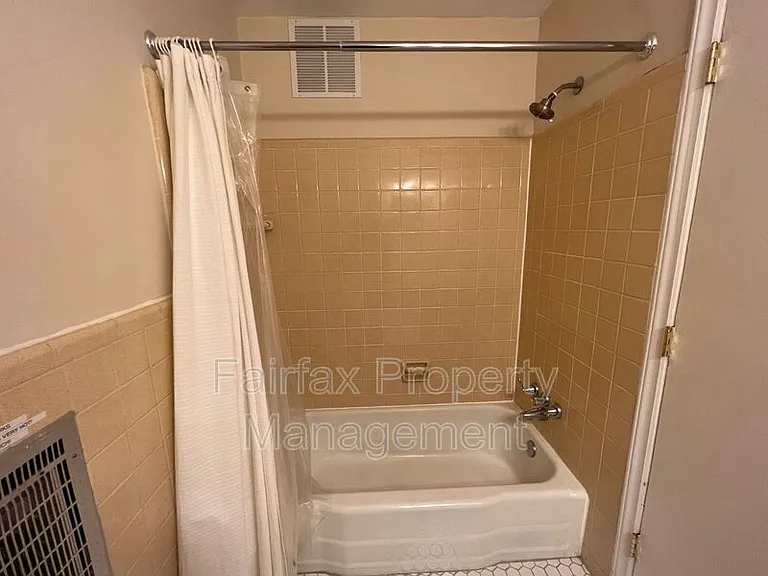 1935 Morehead Ave — Photo 17