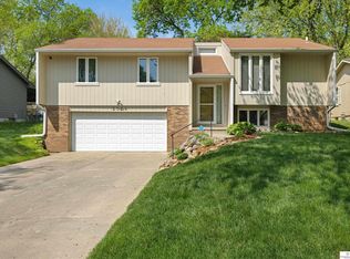 2024 S 160th St, Omaha, NE 68130