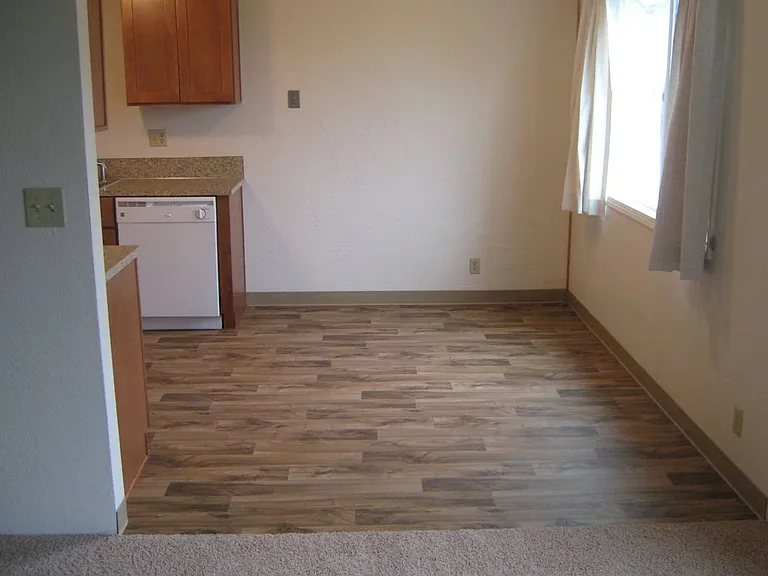 Fountain Court Apartments — Photo 5