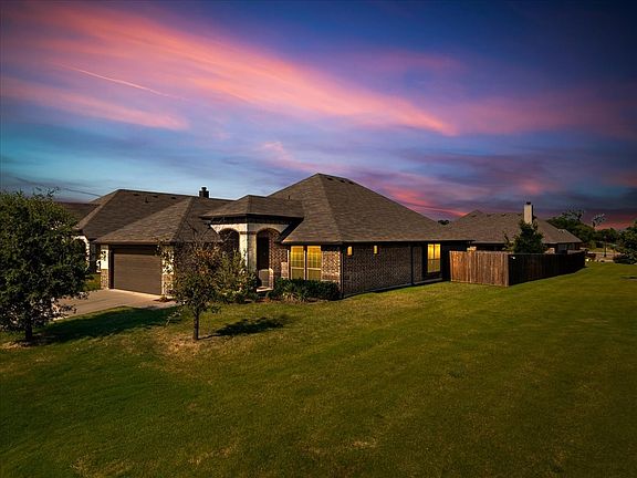 2nd image of 100 Gardenia Dr