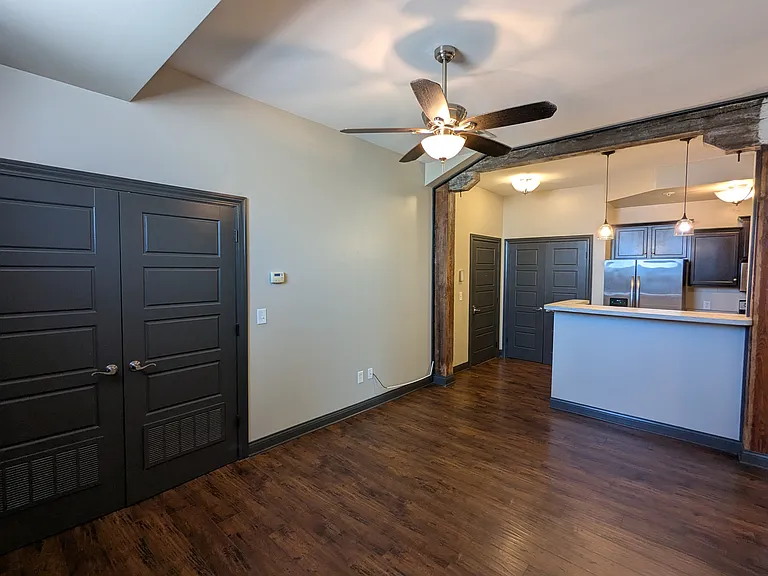 126 W A St #1B — Photo 1