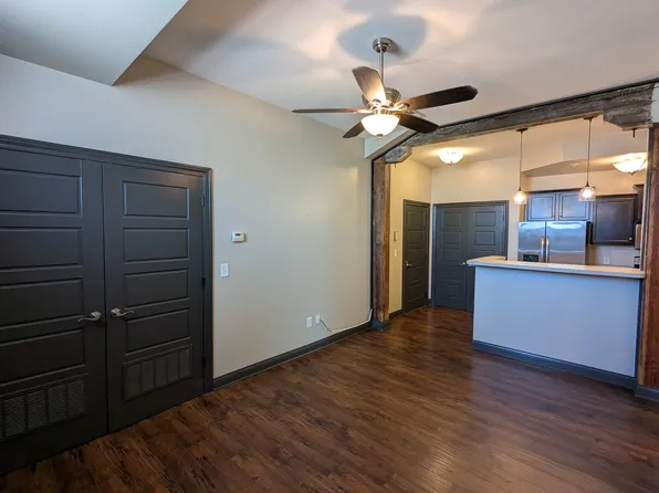 126 W A St APT 1B, Belleville, IL 62220