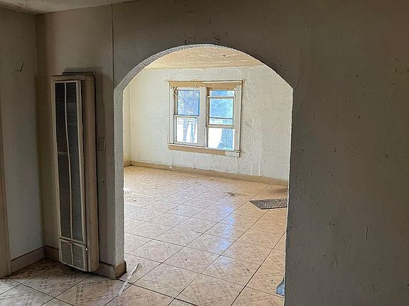 5th image of 1527 SE 8th Ave