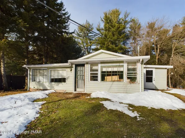 126 Log Rd, Pocono Lake, PA 18347