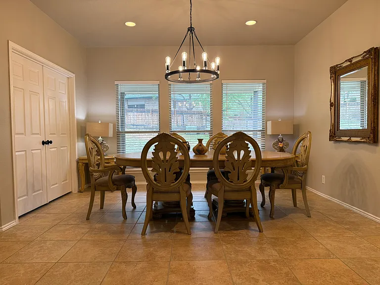 809 Almadin — Photo 2
