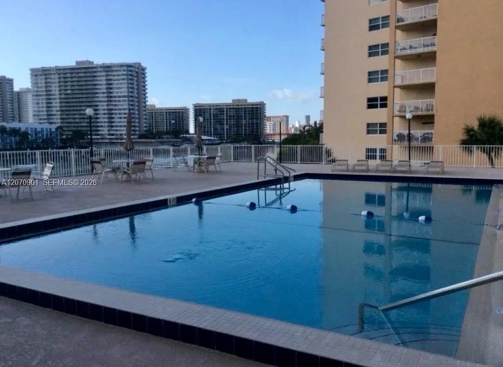 Golden Sails Condo — Photo 2