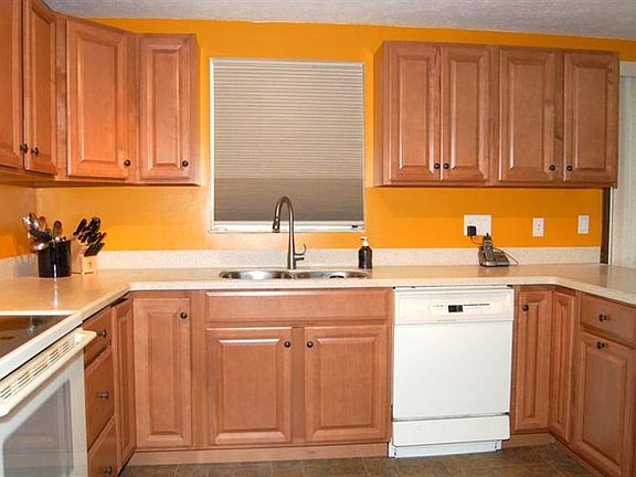 5th image of 4147 Calumet Cir