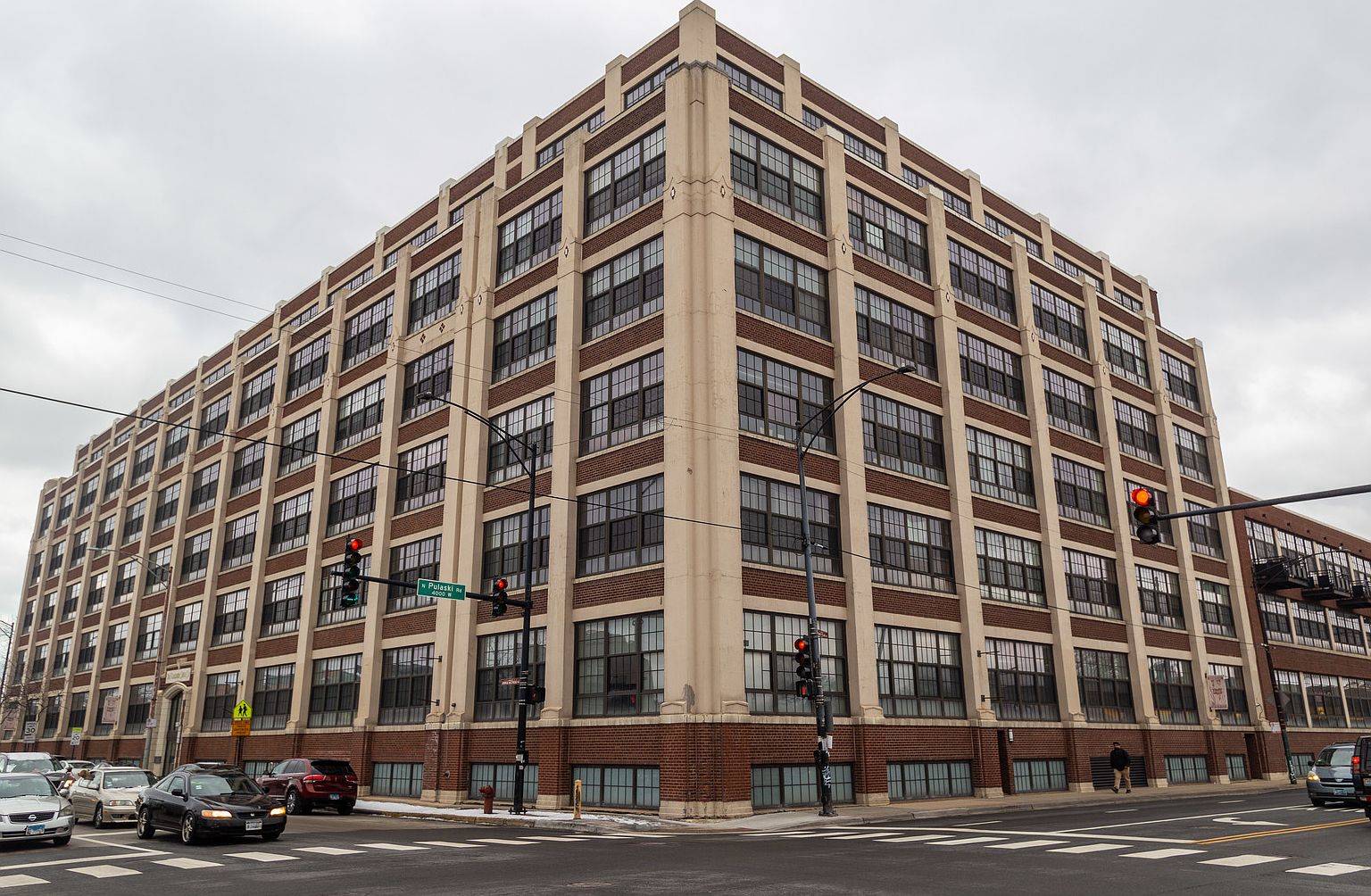 3963 W Belmont 316
