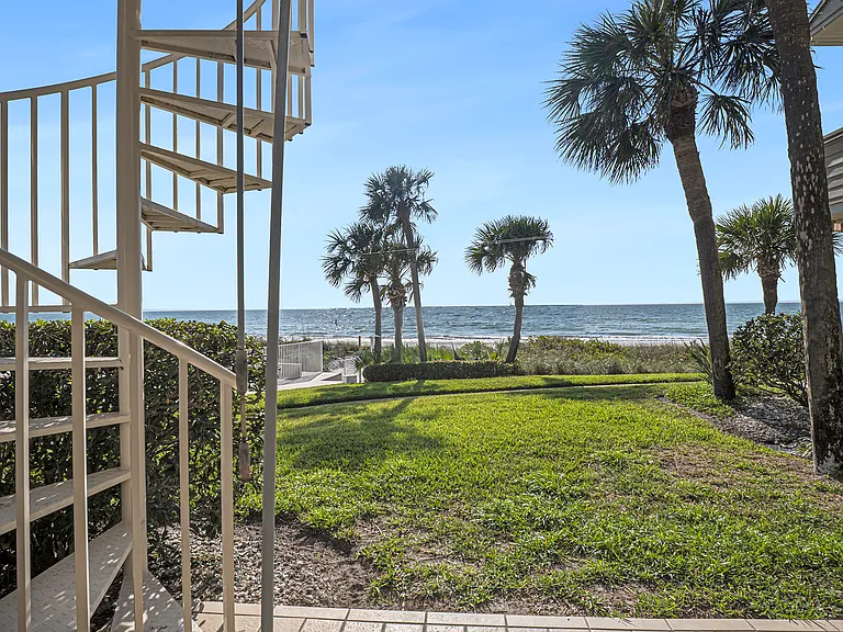 2000 Gulf Blvd #3 — Photo 2