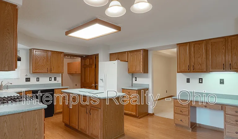 370 Glenside Ln — Photo 9