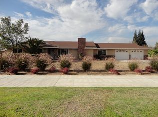 2393 Ashlan Ave, Clovis, CA 93611