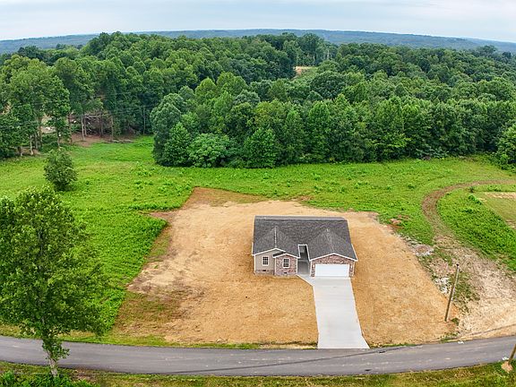 4th image of 140 Devils Neck Rd