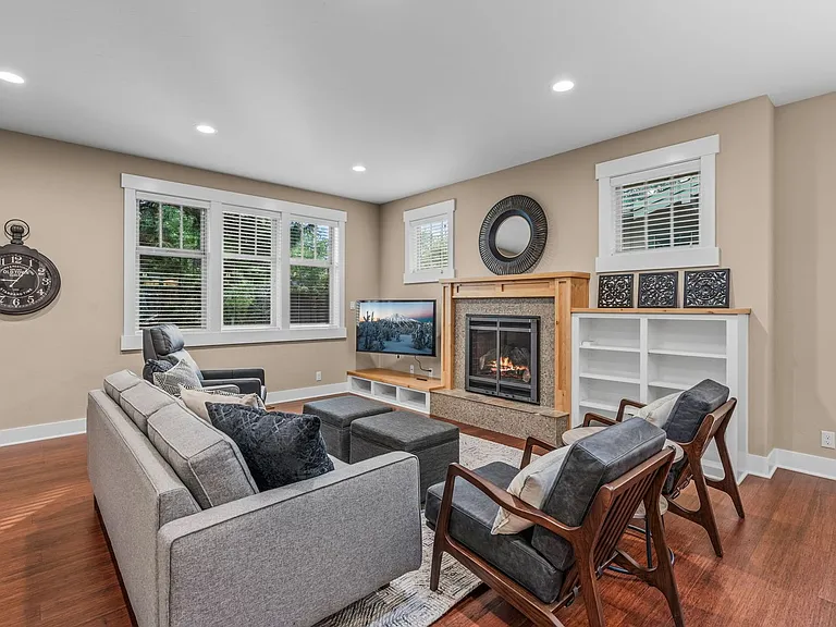2333 NW Lolo Dr — Photo 6