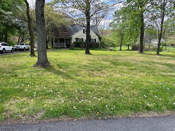 4th image of 317 S Finley Ave