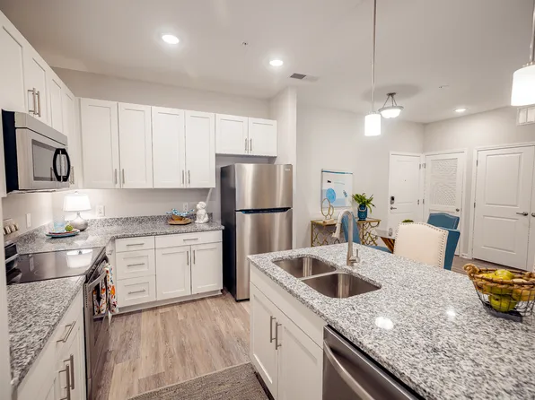 Grand Oaks Apartments