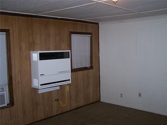 4th image of 105 Cordell St