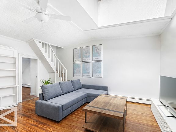 3rd image of 313 W 20th St #Penthouse