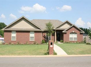 68 Rebecca Ln, Searcy, AR 72143