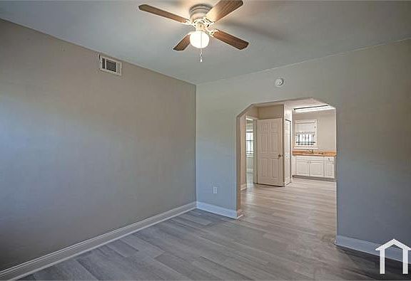 4th image of 2034 W 11th St #2034