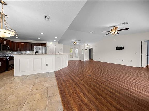 2nd image of 15813 SW 16th Avenue Rd