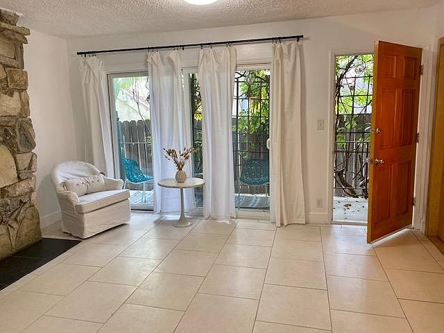 1st image of 1131 14th St #6