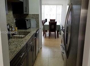 8199 NW 8th Mnr, Plantation, FL 33324