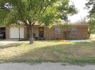 1100 N 11th St, Ballinger, TX 76821