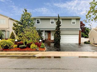 3172 Lee Pl, Bellmore, NY 11710