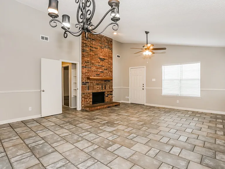 4326 Walsh Ln — Photo 3