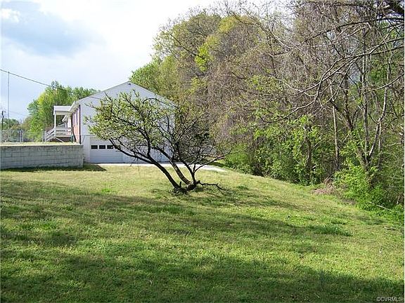 3rd image of 2406 Liverman Dr
