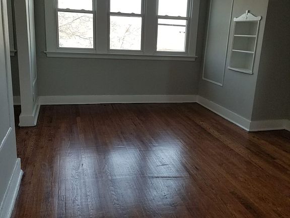 4th image of 1262 Whalley Ave #3