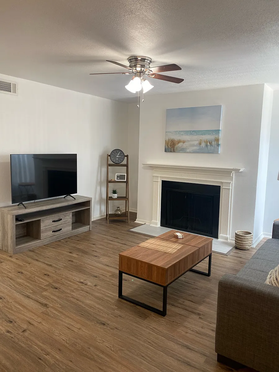 Building Photo - 4020 Rawlins St #201