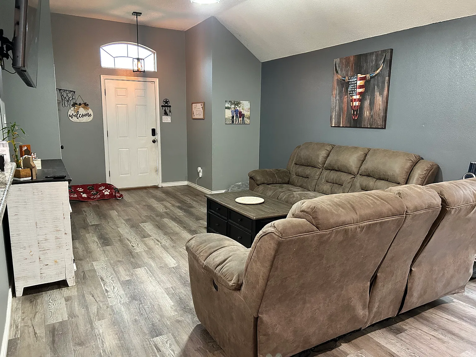 3 bed, 1312 sqft, $2,200 — Photo 2