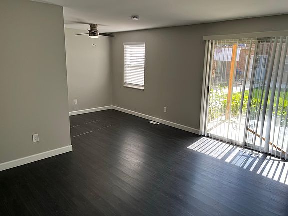 4th image of 1091 NW Washington Blvd #19