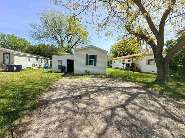 10 Lapidary Ln #10, Janesville, WI 53546