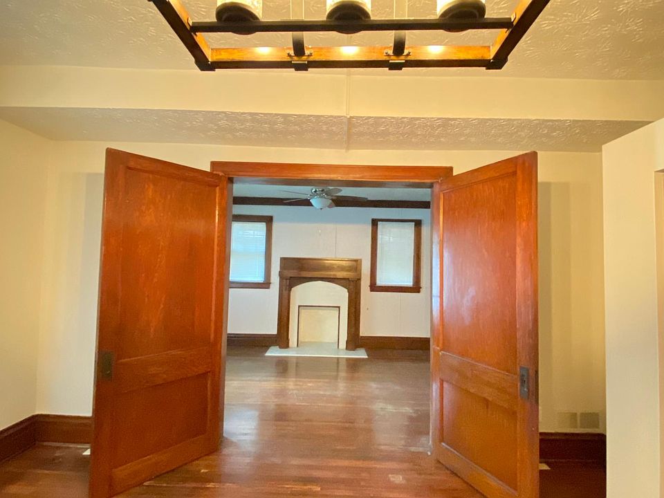 934 11th Ave, Huntington, WV 25701 Zillow