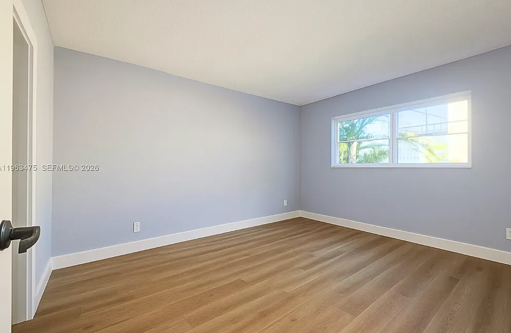 2 bed, 1298 sqft, $3,500 — Photo 2