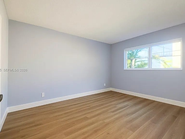 333 NW 17th Ct #203 — Photo 2