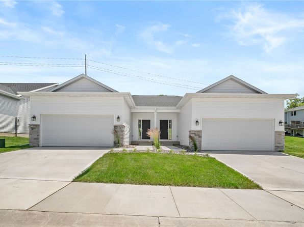43 Keeneland Ct, Pleasant Hill, IA 50327