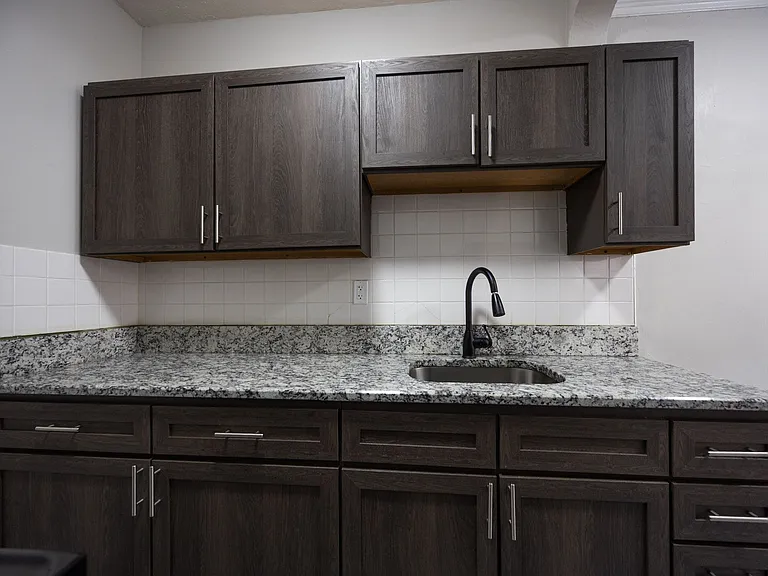 Mapleview Apartments — Photo 49