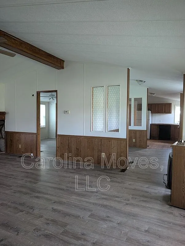 3 bed, 2.0 bath, 1568 sqft, $1,650 — Photo 4